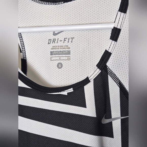 Women's Nike Dri-Fit Zenvy Running Racerback Tank, Size Small - Picture 3 of 3